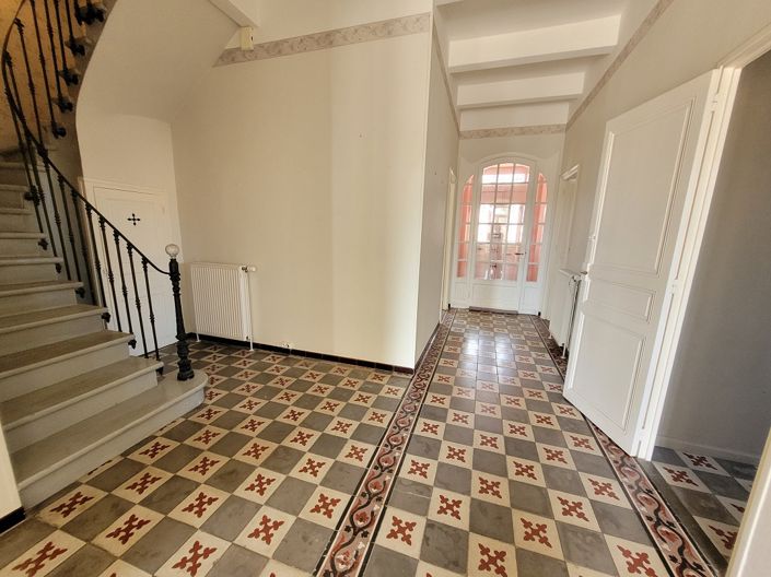 Image No.12-5 Bed House for sale