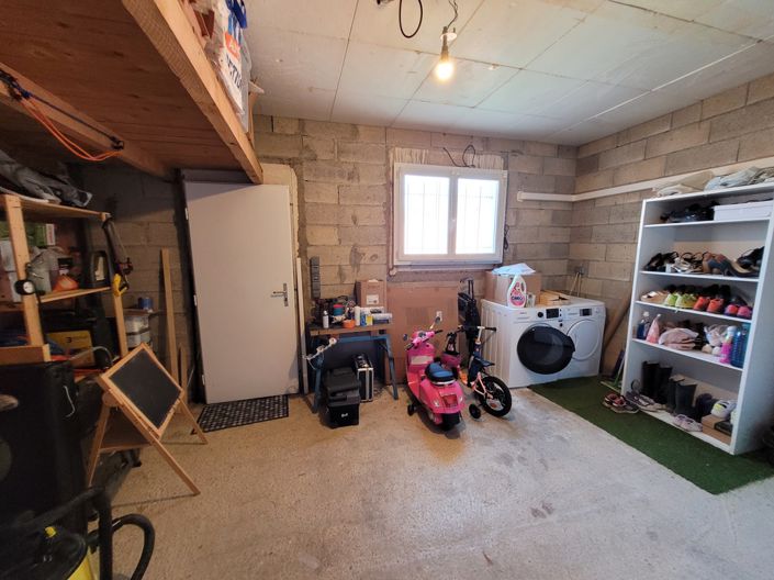 Image No.19-5 Bed Property for sale