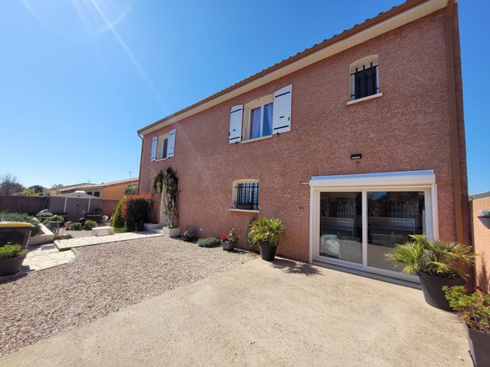 Image No.2-5 Bed Property for sale