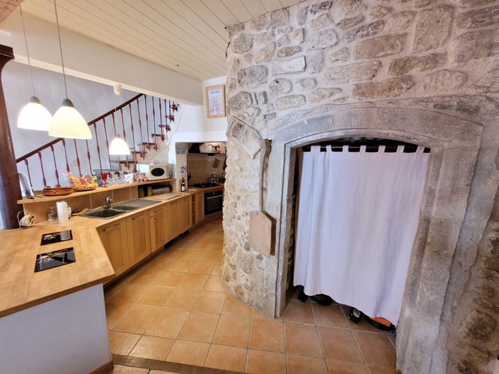 Image No.6-5 Bed House for sale