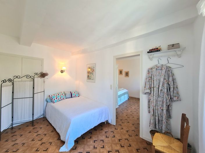 Image No.13-2 Bed House for sale