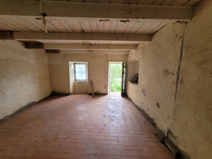 Image No.5-2 Bed House for sale
