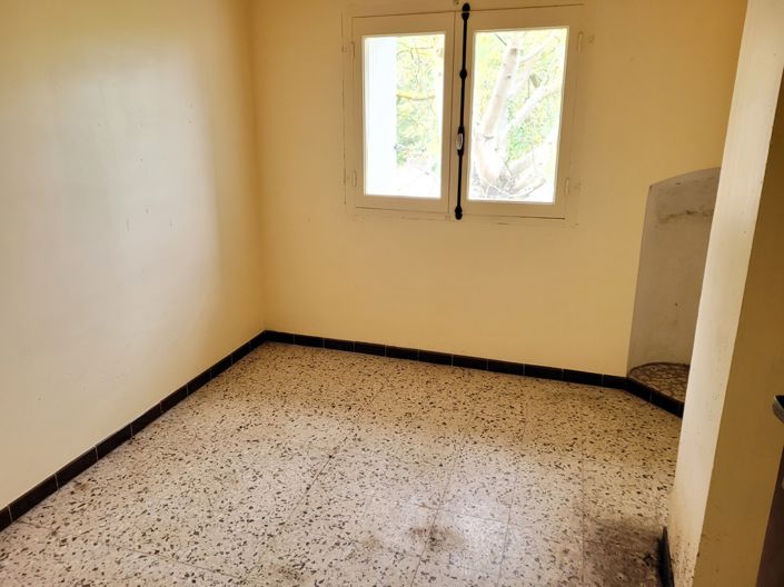 Image No.6-2 Bed House for sale