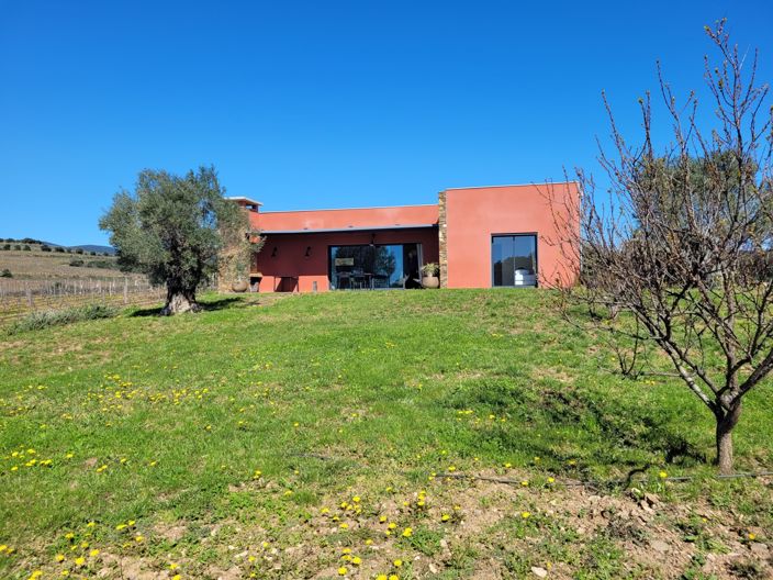 Image No.6-2 Bed Commercial for sale
