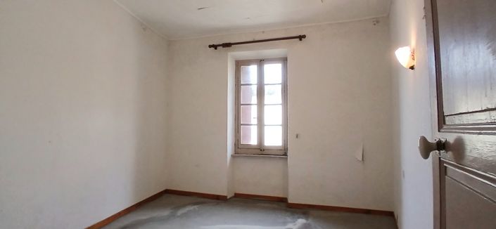 Image No.11-3 Bed House for sale