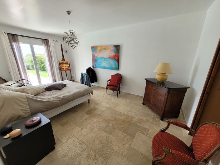 Image No.15-4 Bed Property for sale