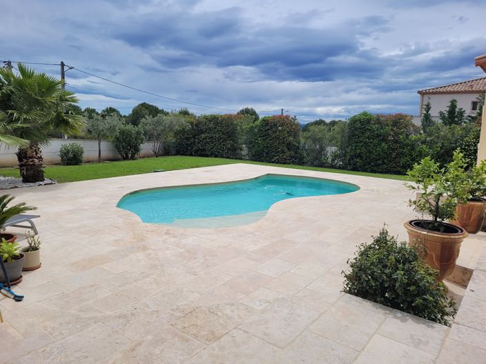 Image No.2-4 Bed Property for sale