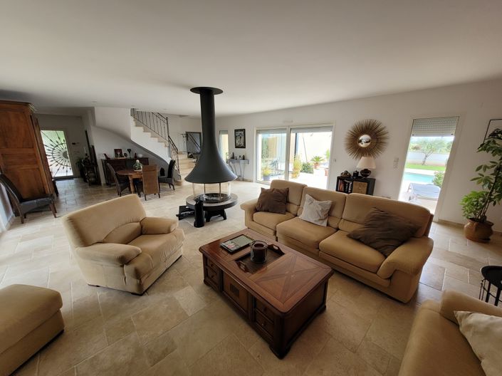Image No.10-4 Bed Property for sale