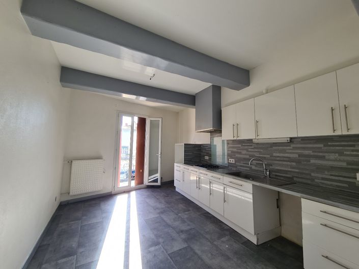 Image No.10-5 Bed House for sale