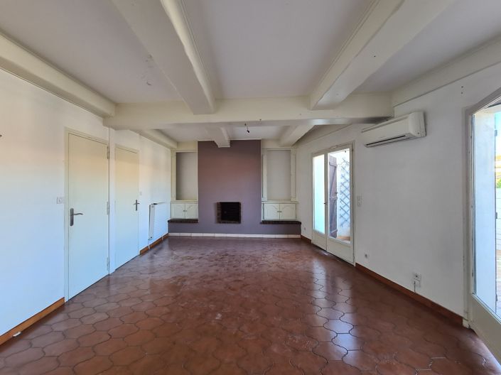 Image No.9-5 Bed House for sale