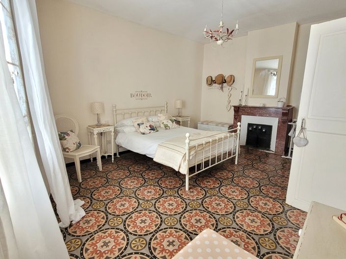 Image No.10-3 Bed House for sale