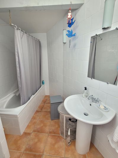 Image No.15-3 Bed House for sale