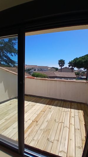 Image No.10-5 Bed Property for sale