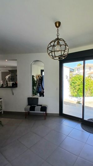 Image No.15-5 Bed Property for sale