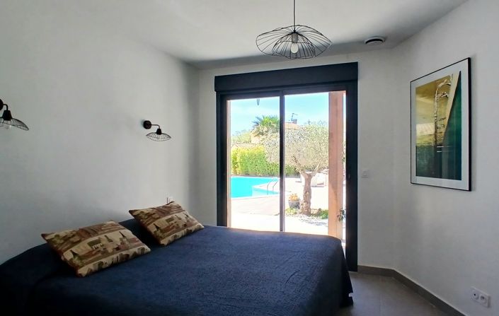 Image No.18-5 Bed Property for sale