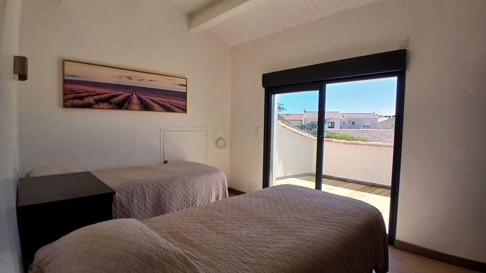 Image No.20-5 Bed Property for sale