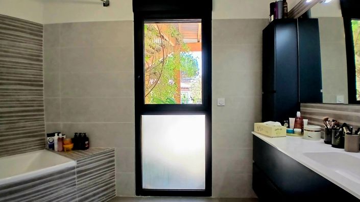 Image No.22-5 Bed Property for sale