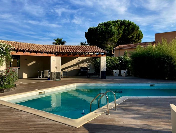 Image No.3-5 Bed Property for sale