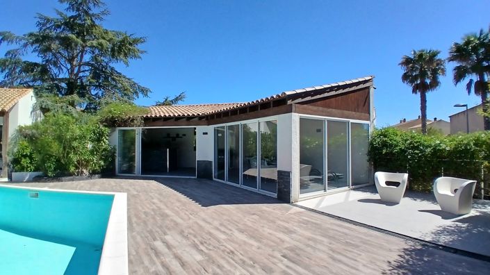 Image No.6-5 Bed Property for sale