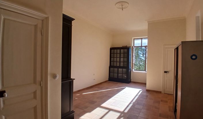 Image No.43-9 Bed Property for sale