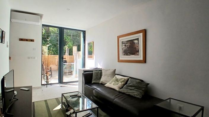 Image No.3-2 Bed House for sale