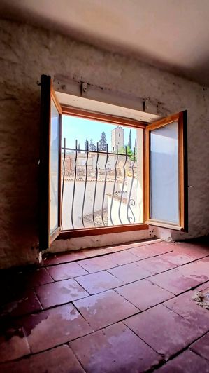Image No.14-2 Bed House for sale