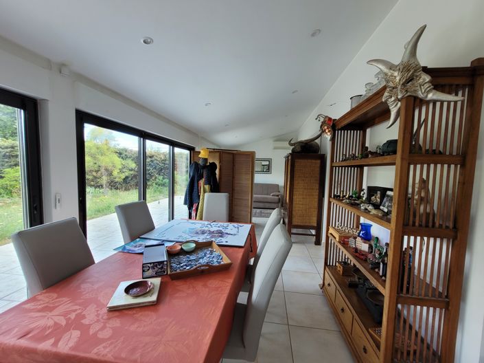 Image No.11-4 Bed Property for sale