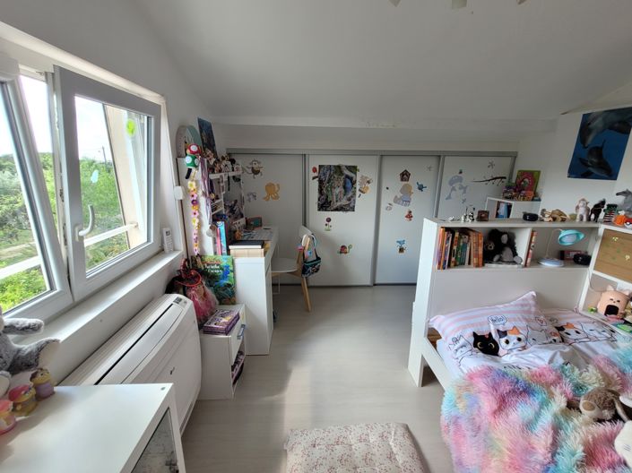 Image No.15-4 Bed Property for sale