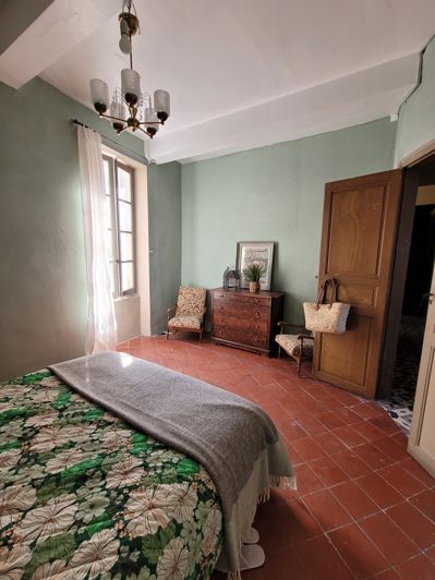 Image No.11-4 Bed House for sale