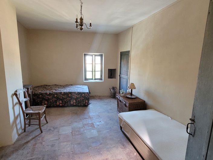 Image No.15-4 Bed House for sale