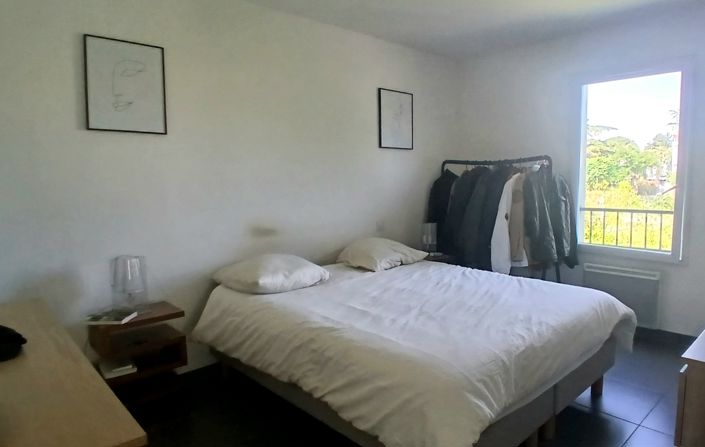Image No.16-3 Bed Property for sale