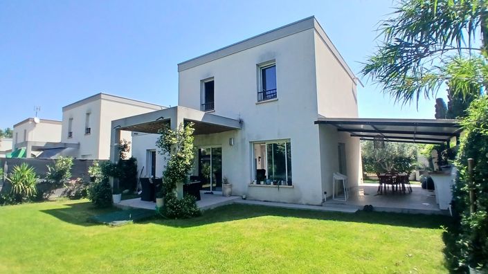 Image No.4-3 Bed Property for sale