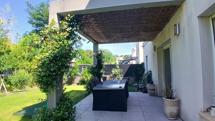 Image No.19-3 Bed Property for sale