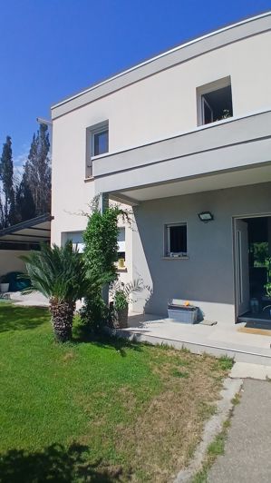 Image No.6-3 Bed Property for sale