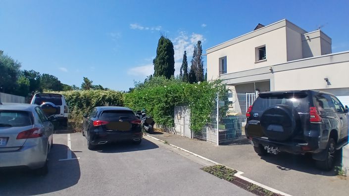 Image No.9-3 Bed Property for sale