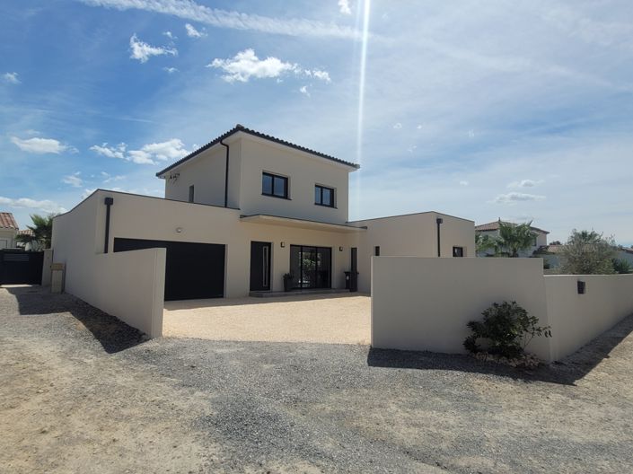Image No.3-5 Bed Property for sale