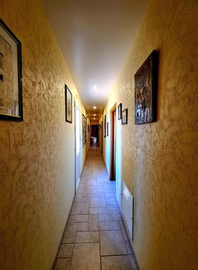 Image No.11-4 Bed Property for sale