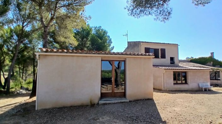 Image No.11-4 Bed Property for sale