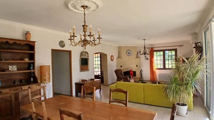 Image No.17-4 Bed Property for sale