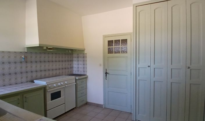 Image No.19-4 Bed Property for sale