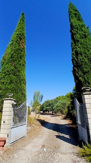 Image No.4-4 Bed Property for sale