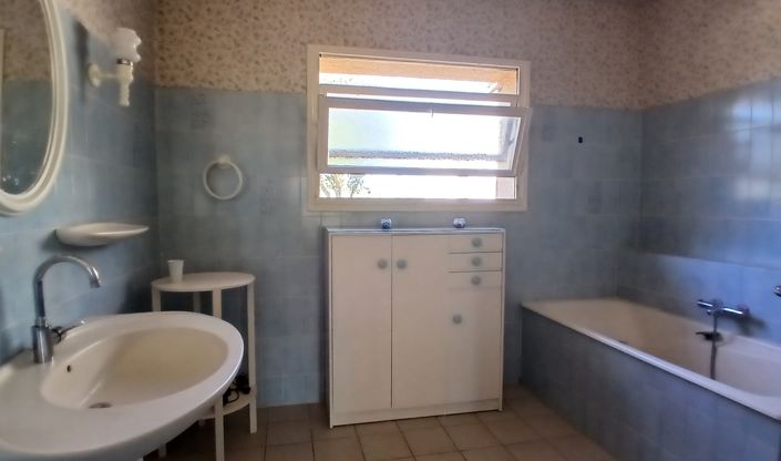 Image No.21-4 Bed Property for sale