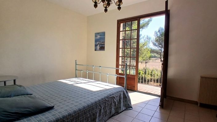 Image No.23-4 Bed Property for sale