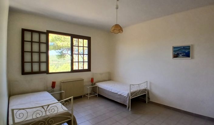Image No.27-4 Bed Property for sale