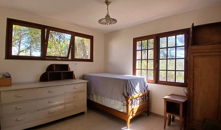Image No.33-4 Bed Property for sale
