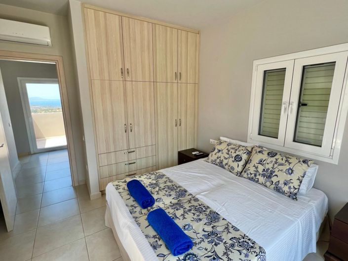 Image No.13-2 Bed House for sale
