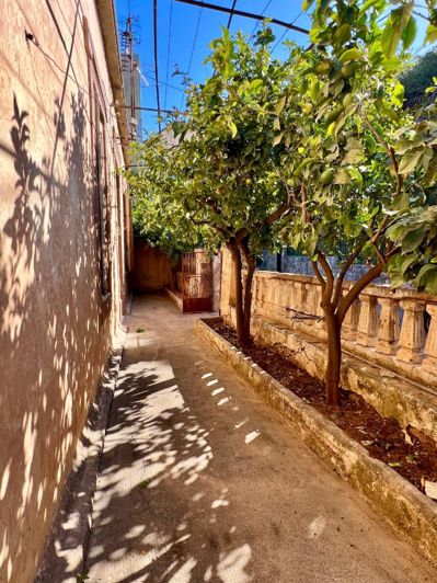 Image No.24-3 Bed House for sale