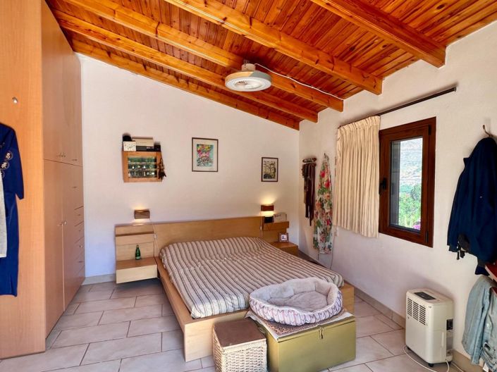 Image No.12-2 Bed House for sale