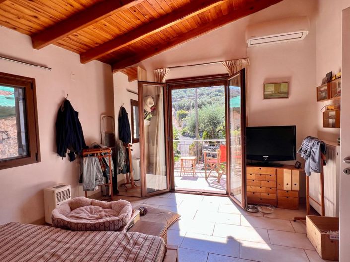 Image No.13-2 Bed House for sale