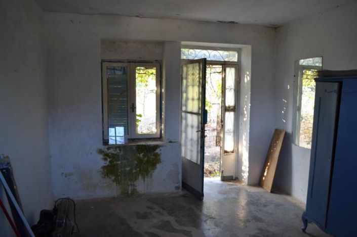 Image No.12-2 Bed House for sale